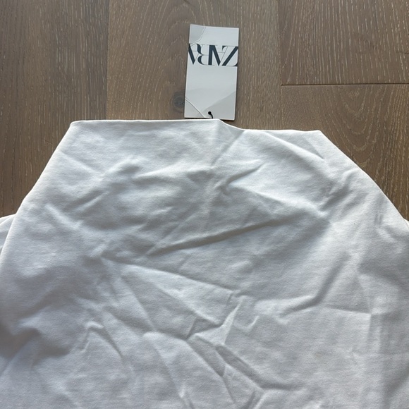 New Zara white scoop neck white knit top. Size m - Picture 2 of 3